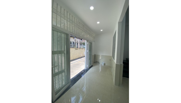 Bán Nhà Phan Văn Trị, 2 Tầng 2 PN, Gần Emart Chỉ 3.4 Tỉ